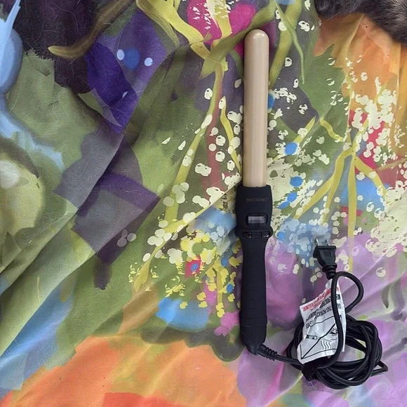 Black and Silver Hair Tool